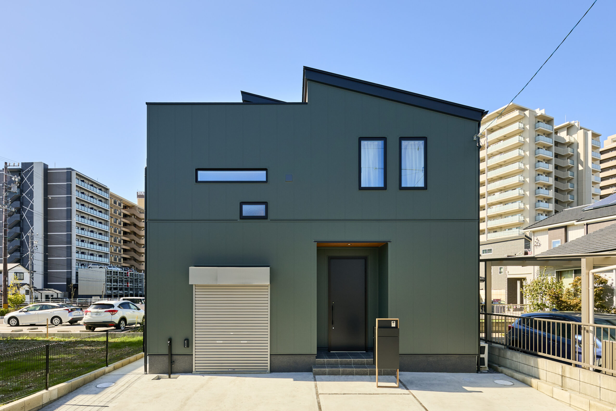 自然と暮らしを楽しむ、空にひらけた家